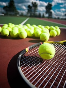 Tennis Celebrates Seniors